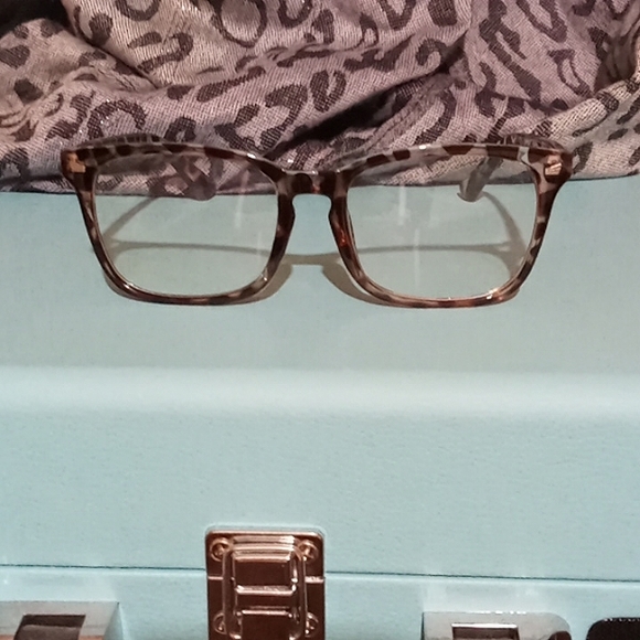 KEEᑭIᑎG! - Picture 2 of 7